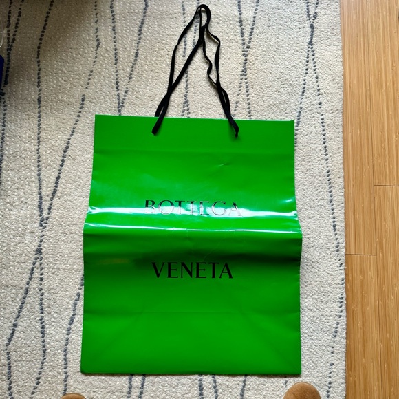 Authentic Bottega Veneta XXL shopping bag 2023 - Picture 2 of 5